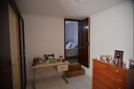 Quarto 1 de casa à venda com 5 quartos, 217m² em Vila Camilópolis, Santo André