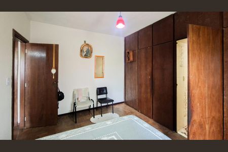 Casa à venda com 229m², 7 quartos e 4 vagas Casa à venda com 229m², 7 quartos e 4 vagasSuíte