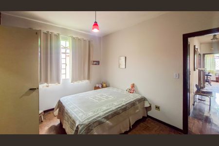 Casa à venda com 229m², 7 quartos e 4 vagas Casa à venda com 229m², 7 quartos e 4 vagasSuíte