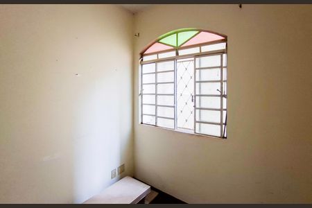 Casa à venda com 229m², 7 quartos e 4 vagas Casa à venda com 229m², 7 quartos e 4 vagasQuarto 6