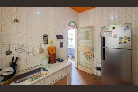 Casa à venda com 229m², 7 quartos e 4 vagas Casa à venda com 229m², 7 quartos e 4 vagasCozinha