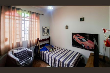 Casa à venda com 229m², 7 quartos e 4 vagas Casa à venda com 229m², 7 quartos e 4 vagasQuarto 1