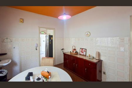 Casa à venda com 229m², 7 quartos e 4 vagas Casa à venda com 229m², 7 quartos e 4 vagasCopa