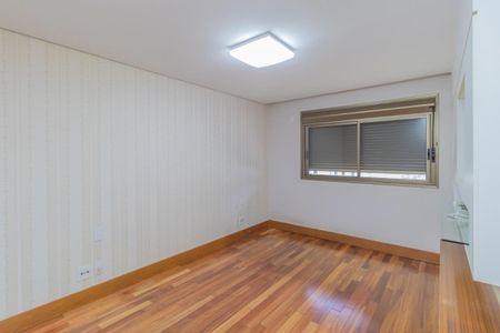 Apartamento à venda com 210m², 4 quartos e 4 vagas Apartamento à venda com 210m², 4 quartos e 4 vagasFoto 15