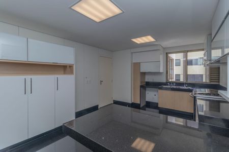 Apartamento à venda com 210m², 4 quartos e 4 vagas Apartamento à venda com 210m², 4 quartos e 4 vagasFoto 14