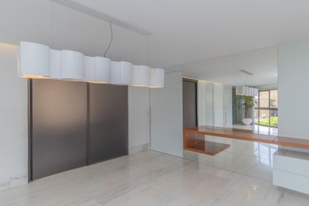 Apartamento à venda com 210m², 4 quartos e 4 vagas Apartamento à venda com 210m², 4 quartos e 4 vagasFoto 07