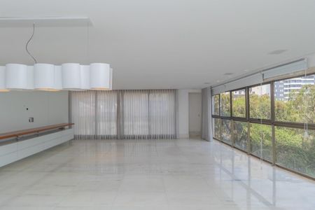 Apartamento à venda com 210m², 4 quartos e 4 vagas Apartamento à venda com 210m², 4 quartos e 4 vagasFoto 05