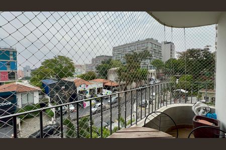 Apartamento à venda com 117m², 3 quartos e 2 vagas Apartamento à venda com 117m², 3 quartos e 2 vagasVaranda da Sala de TV