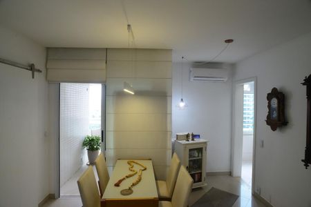 Sala de apartamento à venda com 2 quartos, 72m² em Barra da Tijuca, Rio de Janeiro