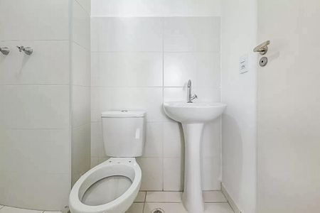 Apartamento para alugar com 37m², 2 quartos e sem vaga Apartamento para alugar com 37m², 2 quartos e sem vagaBanheiro