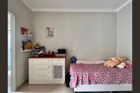 Casa de condomínio à venda com 133m², 3 quartos e 2 vagas Casa de condomínio à venda com 133m², 3 quartos e 2 vagasSuíte 1