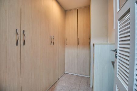 Apartamento à venda com 119m², 3 quartos e 2 vagas Apartamento à venda com 119m², 3 quartos e 2 vagasQuarto de Serviço