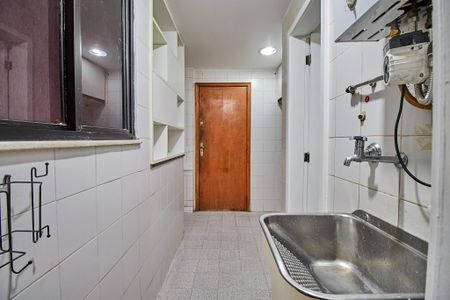 Apartamento à venda com 119m², 3 quartos e 2 vagas Apartamento à venda com 119m², 3 quartos e 2 vagasÁrea de Serviço