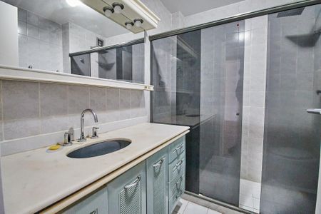Apartamento à venda com 119m², 3 quartos e 2 vagas Apartamento à venda com 119m², 3 quartos e 2 vagasBanheiro Social