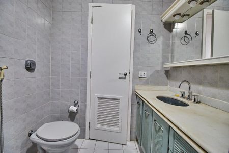 Apartamento à venda com 119m², 3 quartos e 2 vagas Apartamento à venda com 119m², 3 quartos e 2 vagasBanheiro Social
