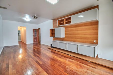 Apartamento à venda com 119m², 3 quartos e 2 vagas Apartamento à venda com 119m², 3 quartos e 2 vagasSala