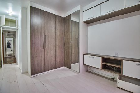 Apartamento à venda com 119m², 3 quartos e 2 vagas Apartamento à venda com 119m², 3 quartos e 2 vagasSuíte