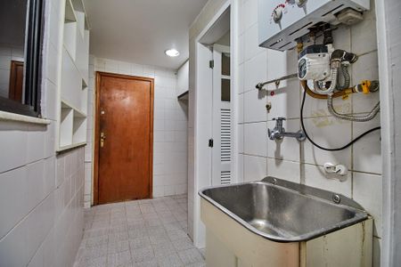 Apartamento à venda com 119m², 3 quartos e 2 vagas Apartamento à venda com 119m², 3 quartos e 2 vagasÁrea de Serviço