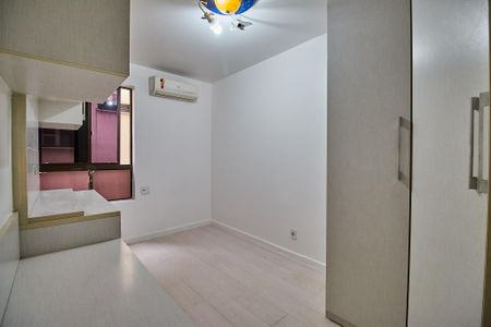 Apartamento à venda com 119m², 3 quartos e 2 vagas Apartamento à venda com 119m², 3 quartos e 2 vagasQuarto 2