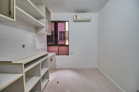 Apartamento à venda com 119m², 3 quartos e 2 vagas Apartamento à venda com 119m², 3 quartos e 2 vagasQuarto 2
