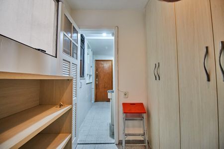 Apartamento à venda com 119m², 3 quartos e 2 vagas Apartamento à venda com 119m², 3 quartos e 2 vagasQuarto de Serviço