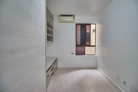 Apartamento à venda com 119m², 3 quartos e 2 vagas Apartamento à venda com 119m², 3 quartos e 2 vagasQuarto 1