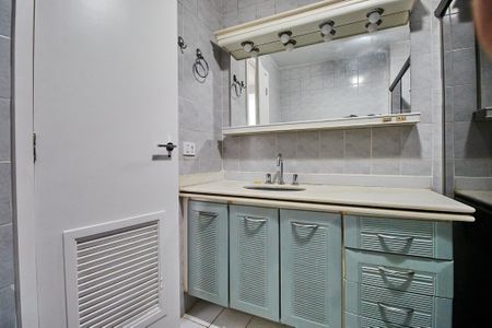 Apartamento à venda com 119m², 3 quartos e 2 vagas Apartamento à venda com 119m², 3 quartos e 2 vagasBanheiro Social