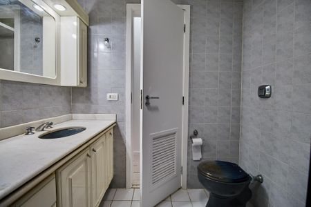 Apartamento à venda com 119m², 3 quartos e 2 vagas Apartamento à venda com 119m², 3 quartos e 2 vagasBanheiro da Suíte