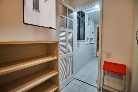 Apartamento à venda com 119m², 3 quartos e 2 vagas Apartamento à venda com 119m², 3 quartos e 2 vagasQuarto de Serviço