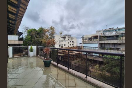 Apartamento à venda com 178m², 2 quartos e 2 vagas Apartamento à venda com 178m², 2 quartos e 2 vagasCobertura