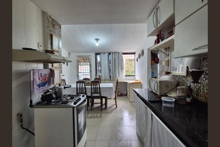 Apartamento à venda com 178m², 2 quartos e 2 vagas Apartamento à venda com 178m², 2 quartos e 2 vagasCozinha