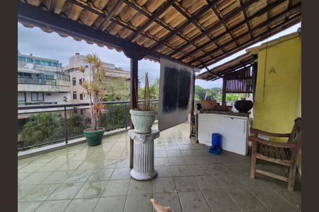 Apartamento à venda com 178m², 2 quartos e 2 vagas Apartamento à venda com 178m², 2 quartos e 2 vagasCobertura