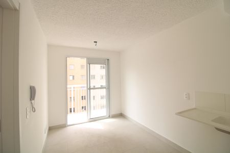 Sala de apartamento para alugar com 1 quarto, 36m² em Jardim Itacolomi, São Paulo