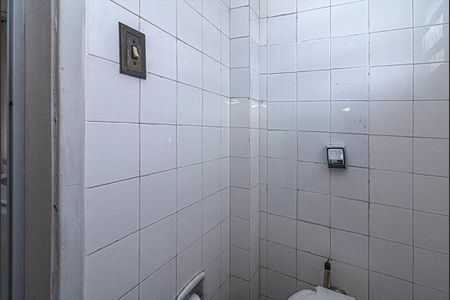 Apartamento à venda com 90m², 2 quartos e 1 vaga Apartamento à venda com 90m², 2 quartos e 1 vagaBanheiro de Serviço