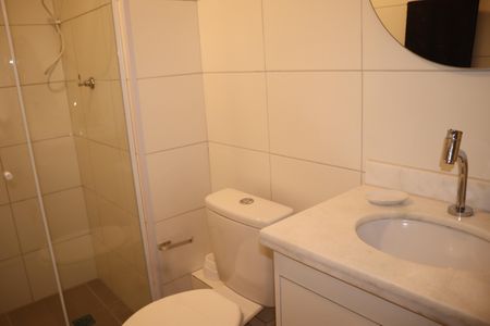 Banheiro de kitnet/studio para alugar com 1 quarto, 25m² em República, São Paulo