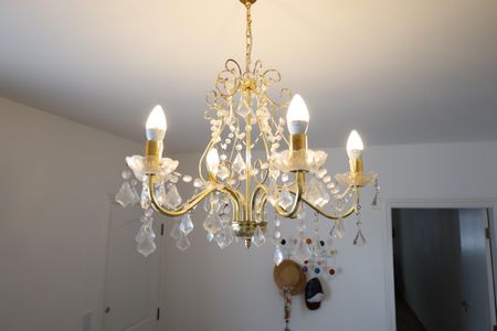 Casa à venda com 98m², 3 quartos e 2 vagasSala