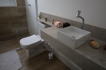 Casa à venda com 98m², 3 quartos e 2 vagasBanheiro de Serviço