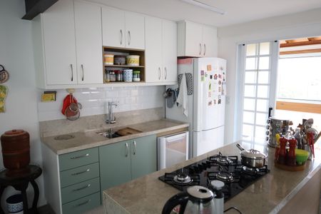 Casa à venda com 98m², 3 quartos e 2 vagasCozinha
