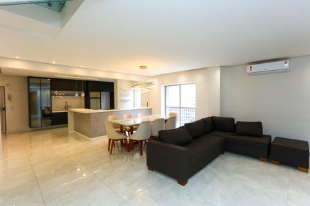 Apartamento para alugar com 290m², 3 quartos e 3 vagasSala