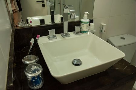 Apartamento à venda com 71m², 3 quartos e 1 vagaBanheiro