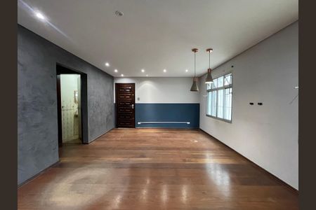 Casa à venda com 163m², 4 quartos e 2 vagasSala