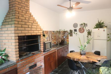 Casa à venda com 192m², 3 quartos e 4 vagasQuintal