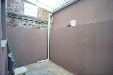 Casa à venda com 60m², 2 quartos e 2 vagasQuintal