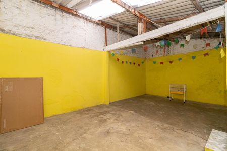 Casa à venda com 100m², 1 quarto e 1 vagaQuintal