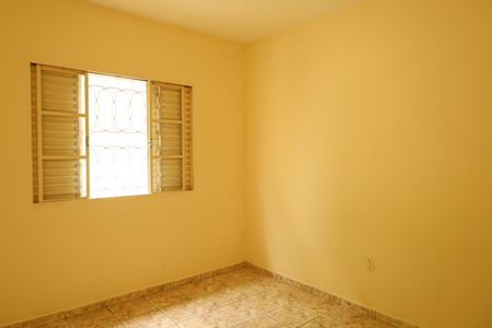 Quarto de casa para alugar com 1 quarto, 64m² em Vila Carmosina, São Paulo