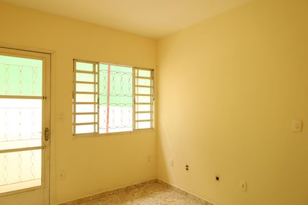 Sala de casa para alugar com 1 quarto, 64m² em Vila Carmosina, São Paulo
