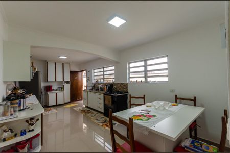 Casa à venda com 200m², 3 quartos e 2 vagasCozinha