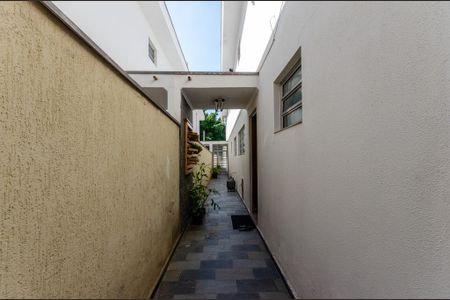 Casa à venda com 200m², 3 quartos e 2 vagasCorredor