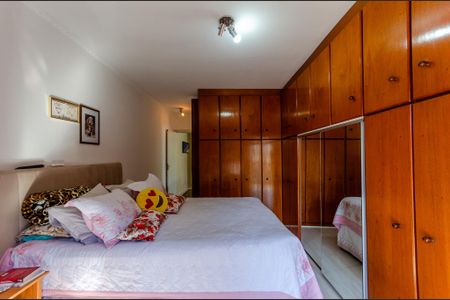 Casa à venda com 200m², 3 quartos e 2 vagasSuíte