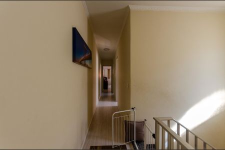 Casa à venda com 200m², 3 quartos e 2 vagasEscada